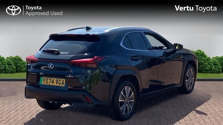 Usado Lexus UX 150 kW (204 HP) 2024 SUV