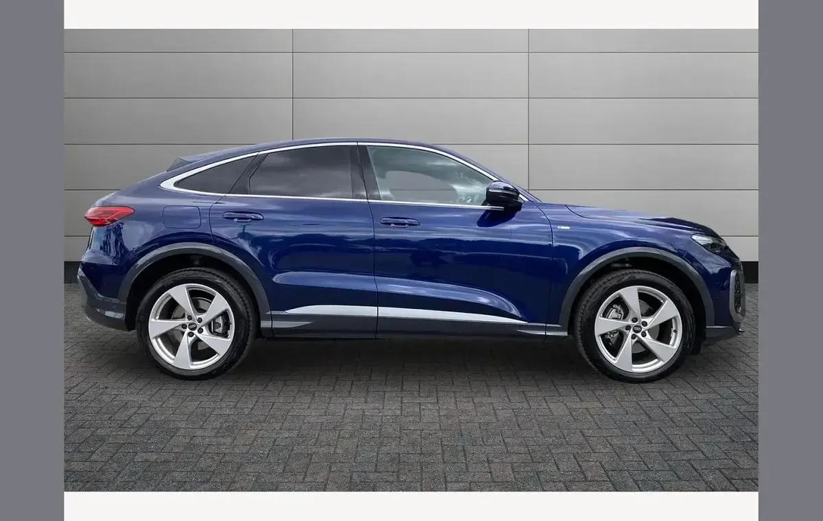 Used Audi Q5 S-Line 200 HP (147 kW) 2026 Blue SUV