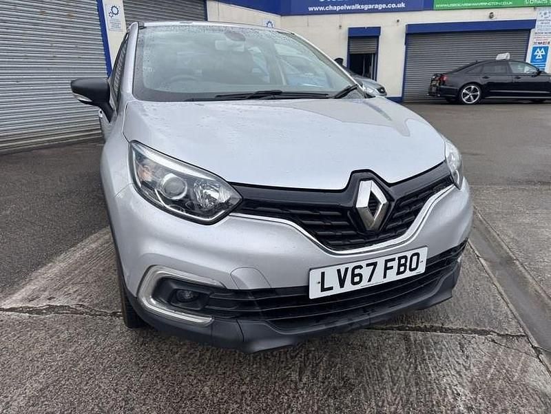 Used Renault Captur Dynamique 90 HP (66 kW) 2017 Silver SUV