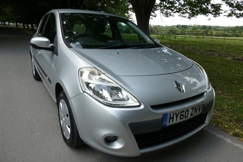 Mercury silver metallic Used 2010 Renault Clio II Expression Hatchback | £4,490 (Fair price) - Image 1/1