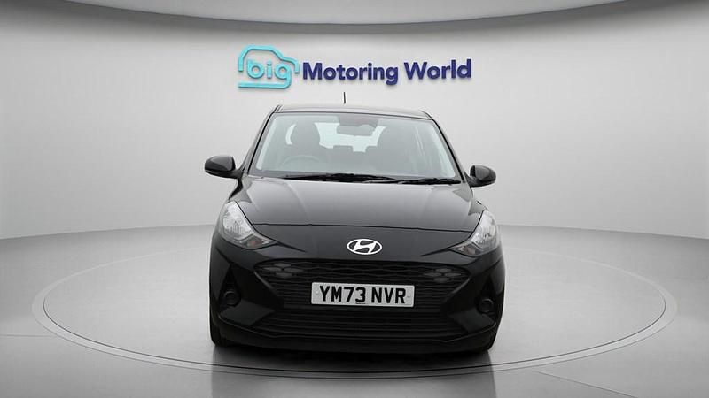 Used Hyundai i10 Advanced 67 HP (49 kW) 2023 Black Hatchback