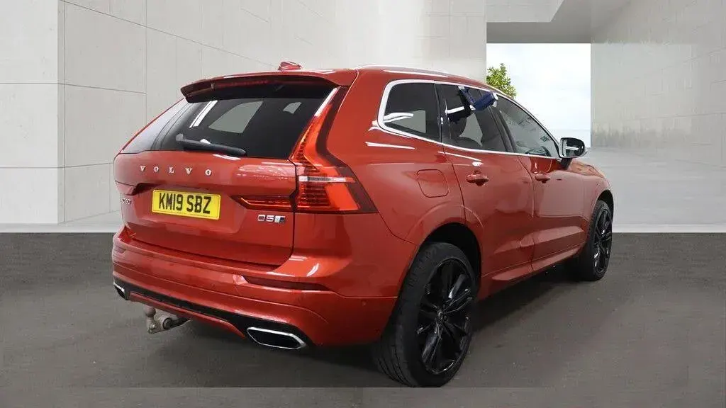 Used Volvo XC60 R-Design Pro 2019 Red SUV