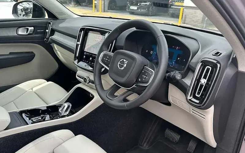 Used Volvo XC40 Ultra 197 HP (144 kW) 2026 SUV
