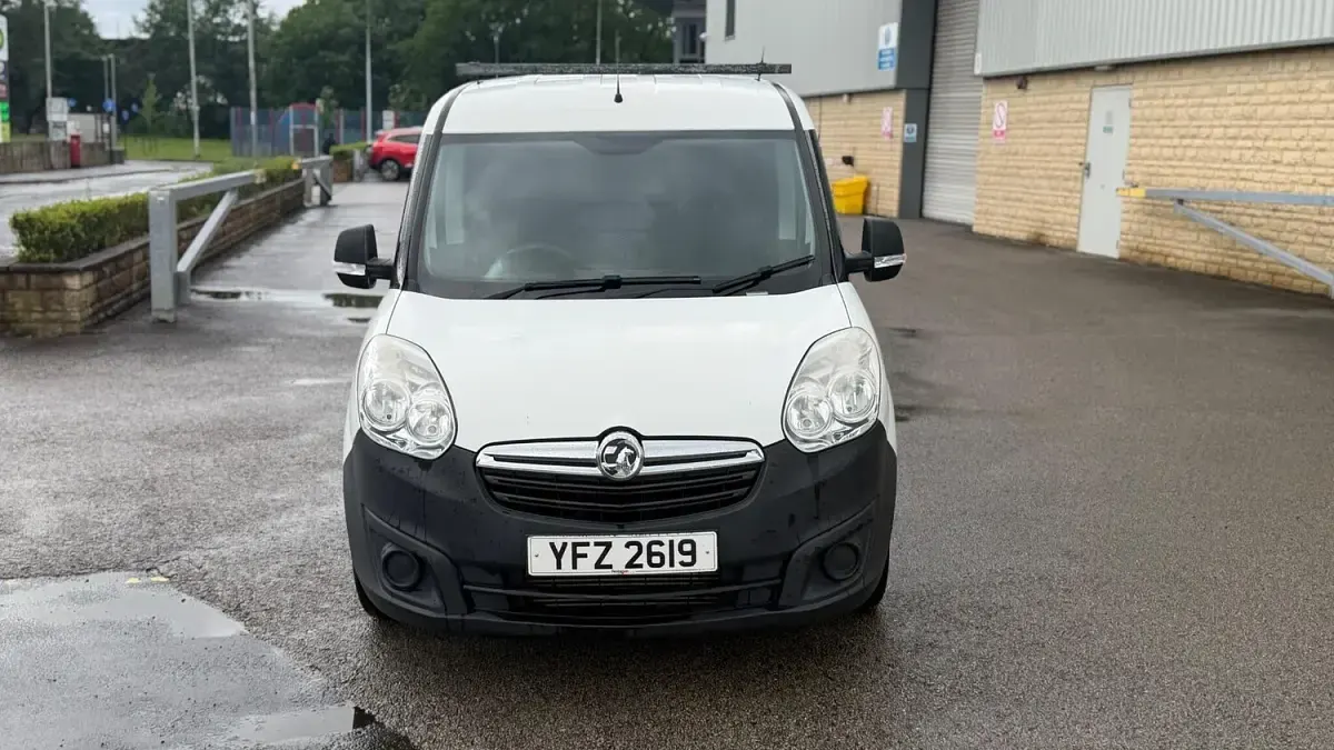 Used Vauxhall Combo 2015 White MPV