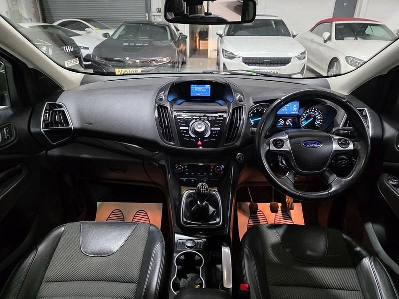 Begagnad Ford Kuga Titanium 150 HK (110 kW) 2014 Grön SUV