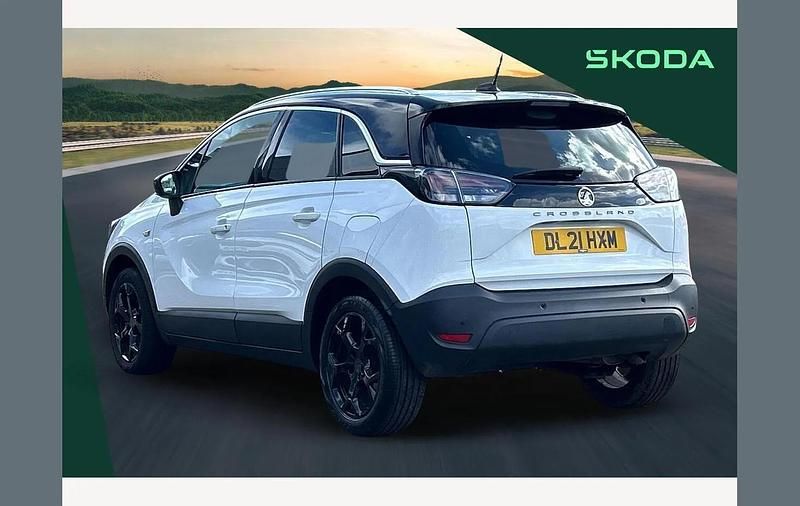 Used Vauxhall Crossland SRi 110 HP (80 kW) 2021 White SUV