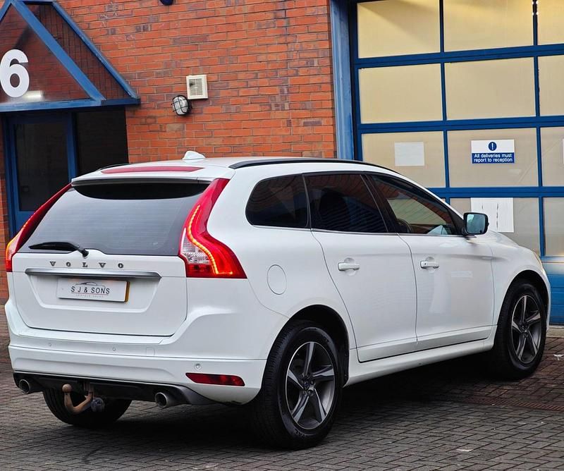 Used Volvo XC60 R-Design 2014 White SUV