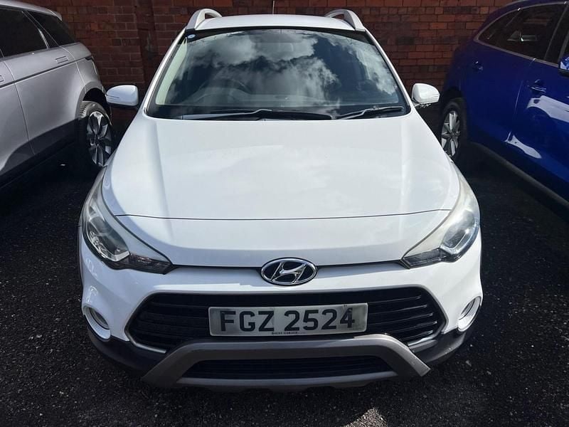 Used Hyundai i20 Active 2017 White Hatchback