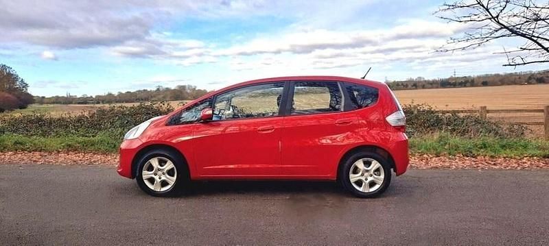 Used Honda Jazz ES 2010 Red Hatchback
