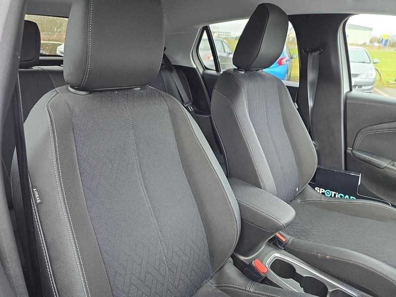 Second-hand Vauxhall Corsa-e Elite 100 kW (136 CP) 2022 Alb Hatchback