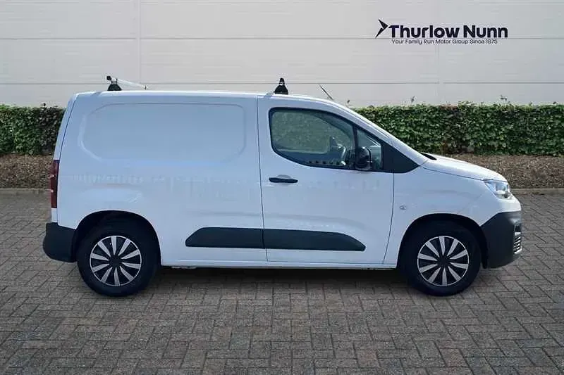 Used Citroën e-Berlingo 100 kW (136 HP) 2022 White MPV