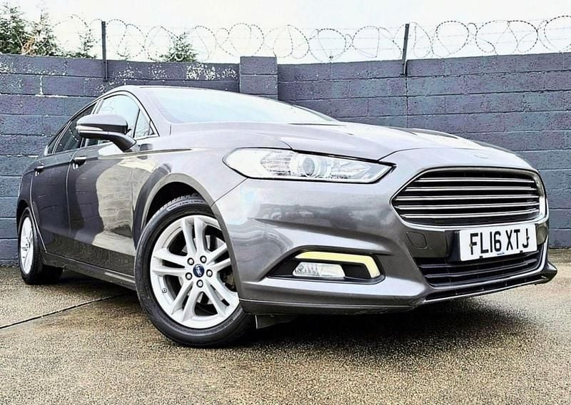 Grey Used 2016 Ford Mondeo Zetec Hatchback | £3,395 (Expensive) - Image 1/4