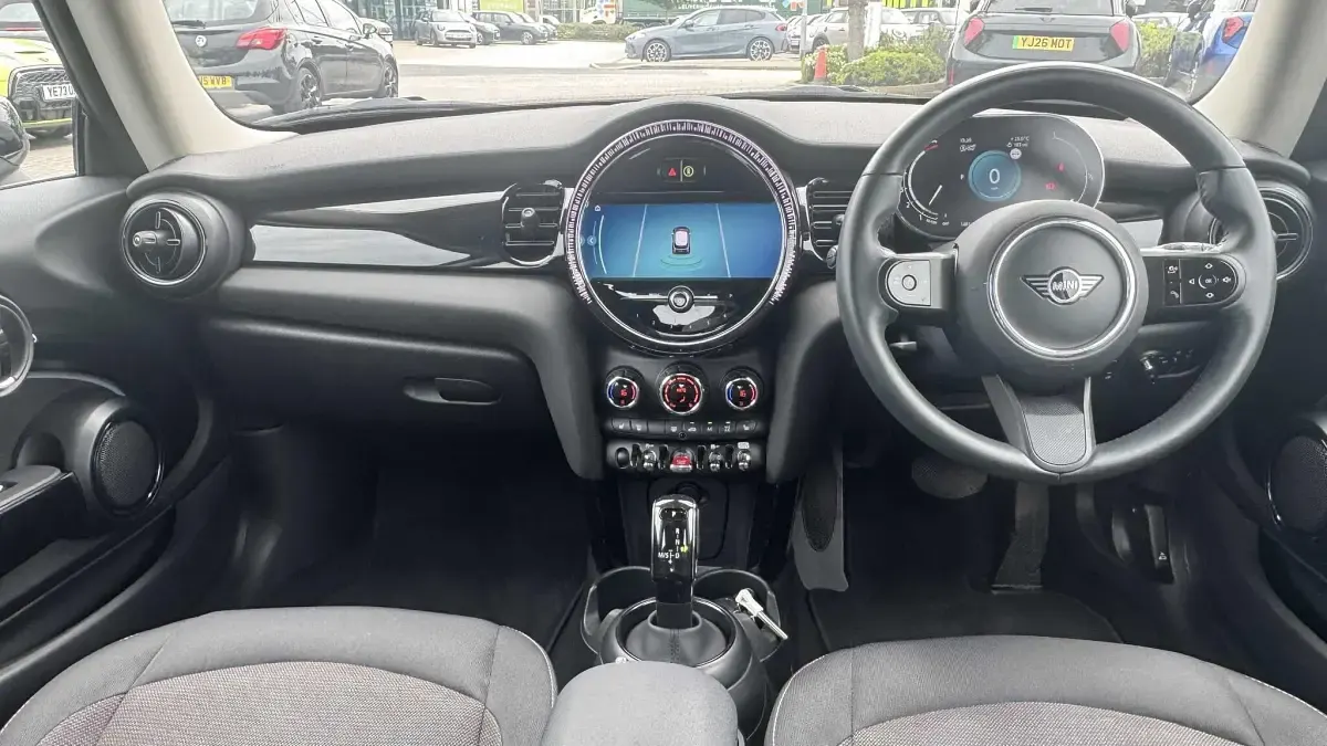 Used Mini Cooper Classic 136 HP (100 kW) 2024 Silver Hatchback