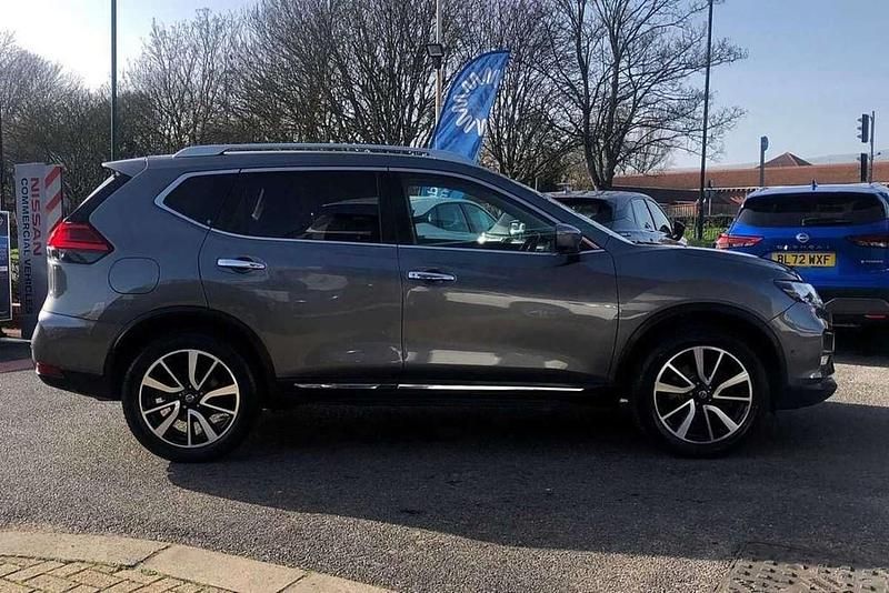 Used Nissan X-Trail Tekna 150 HP (110 kW) 2019 Grey SUV