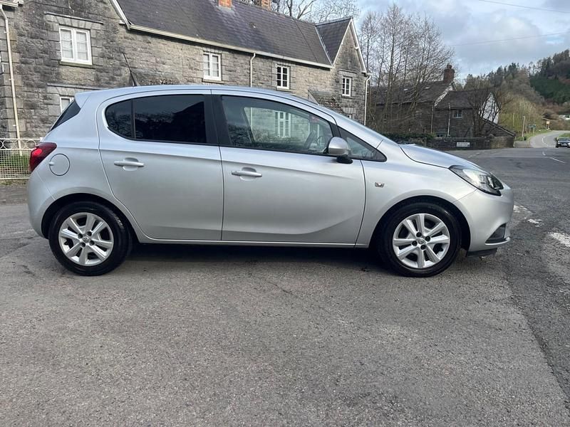 Second-hand Vauxhall Corsa Design Edition 2015 Argintiu Hatchback
