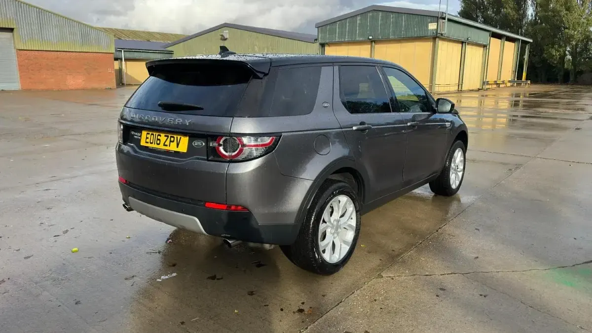 Used Land Rover Discovery Sport HSE 180 HP (132 kW) 2016 Grey SUV