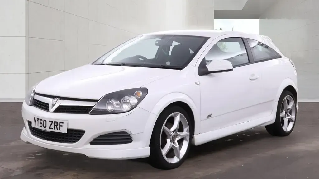 Used Vauxhall Astra Sport 2010 White Hatchback