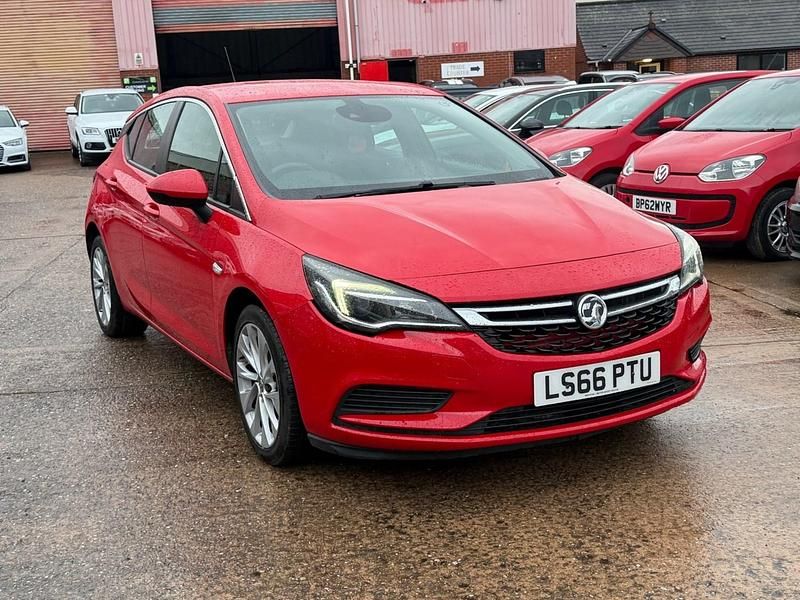 Used Vauxhall Astra Design Edition 105 HP (77 kW) 2016 Red Hatchback