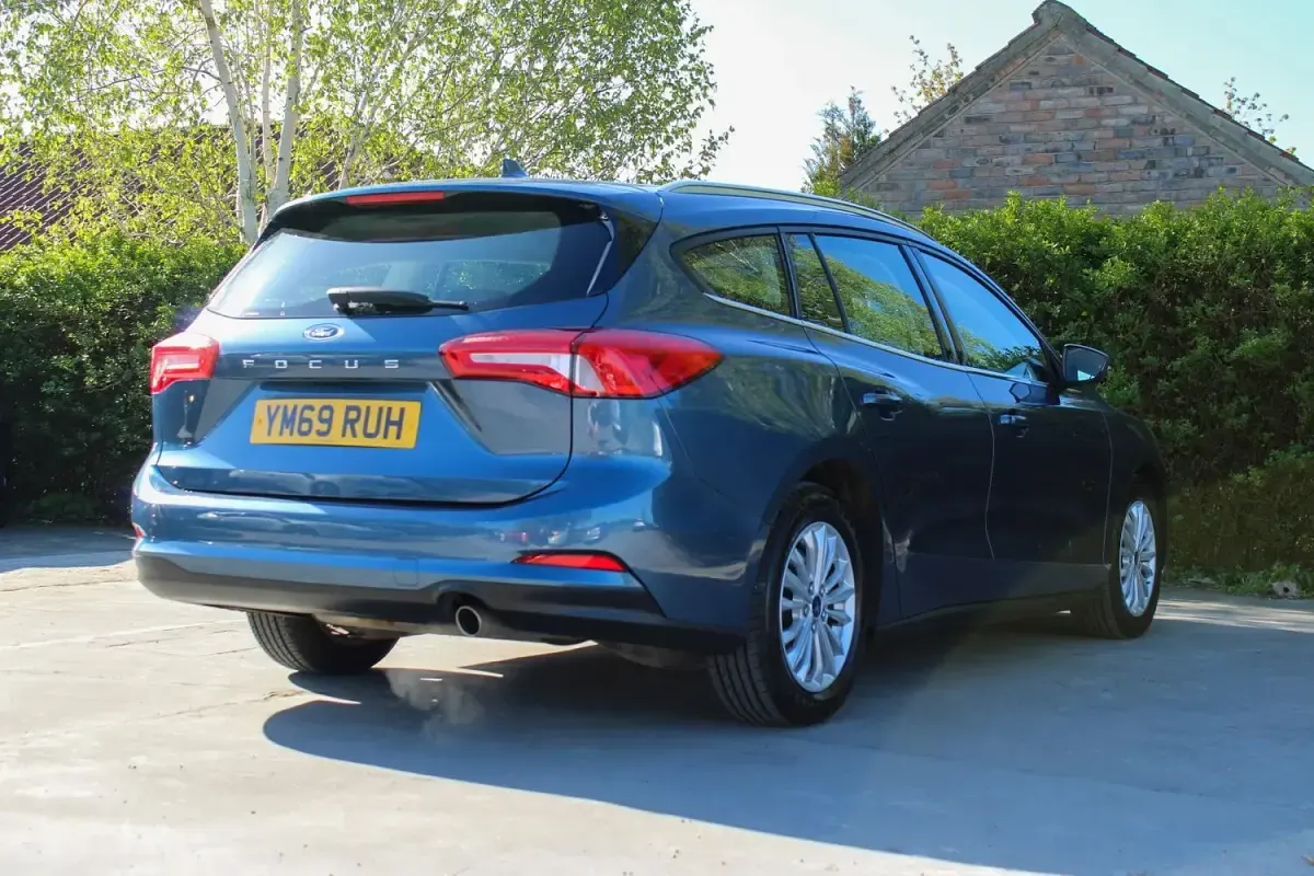 Used Ford Focus Titanium 125 HP (91 kW) 2020 Blue Estate