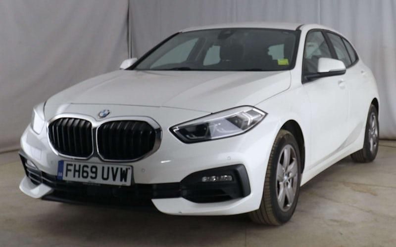 Used BMW 118 Luxury Line 140 HP (102 kW) 2020 White Hatchback