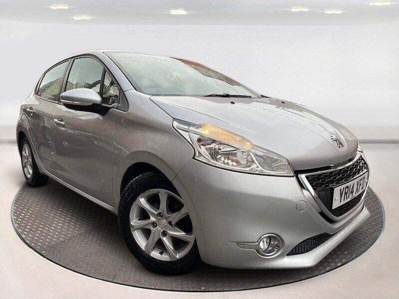 Silver Used 2014 Peugeot 208 Active Hatchback | £2,990 (Good price) - Image 1/2