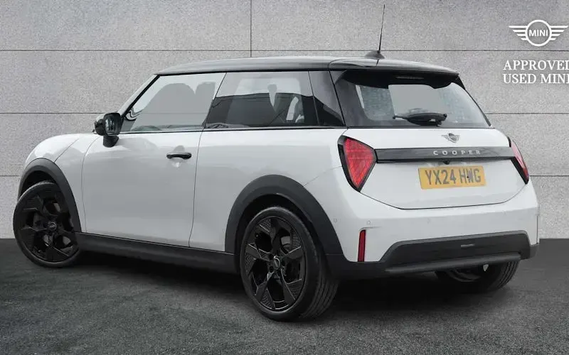 Used Mini Cooper Exclusive 114 kW (156 HP) 2026 Hatchback