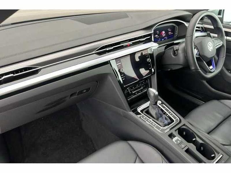 Used VW Arteon 320 HP (235 kW) 2024 Estate