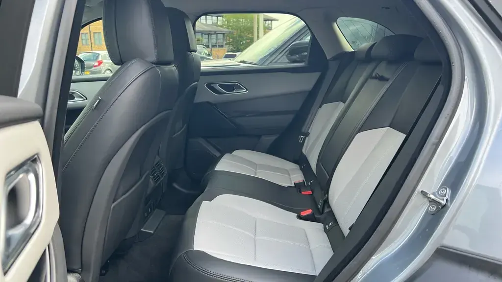 Used Land Rover Range Rover Velar HSE Dynamic 204 HP (150 kW) 2025 Grey SUV
