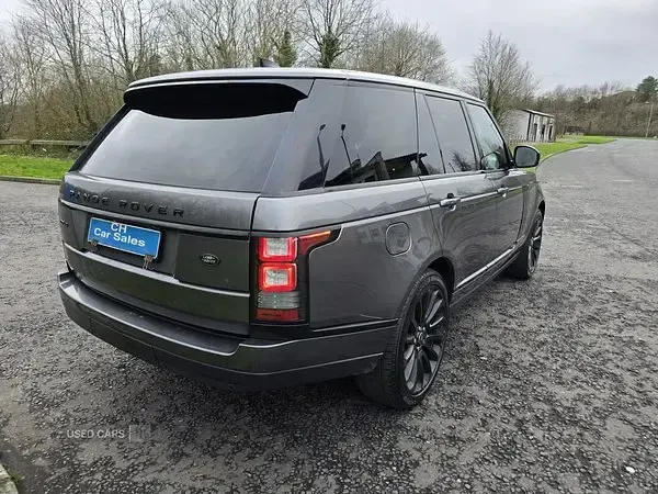 Begagnad Land Rover Range Rover Vogue 306 HK (225 kW) 2017 Grå SUV