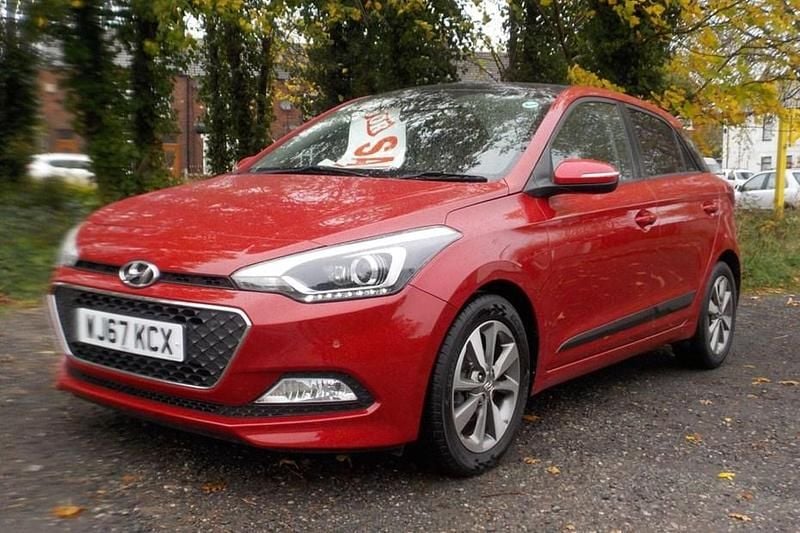 Used Hyundai i20 Premium SE 84 HP (61 kW) 2017 Red Hatchback