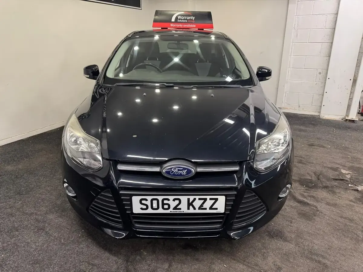 Used Ford Focus Zetec 125 HP (91 kW) 2012 Black Hatchback