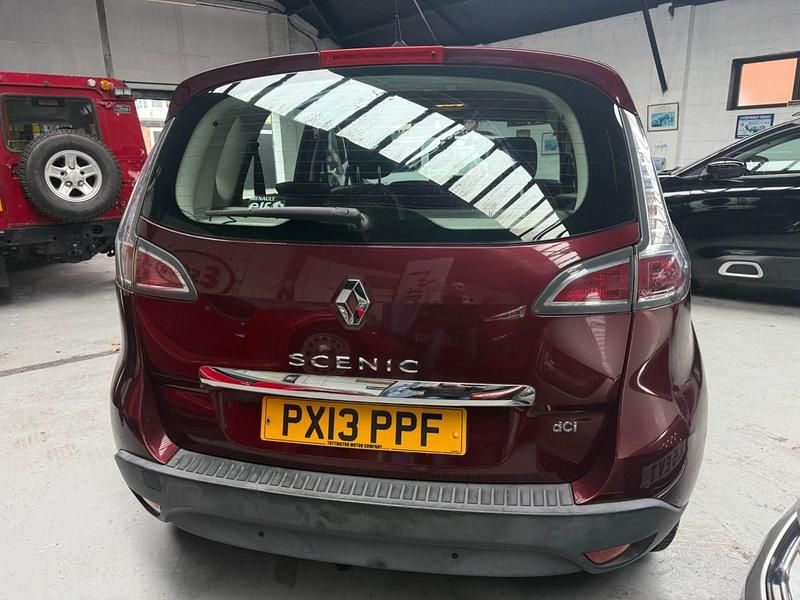 Used Renault Scénic III Dynamique 110 HP (80 kW) 2013 Red MPV