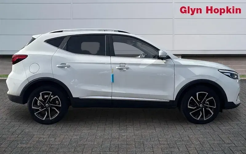 Used MG ZS Exclusive 106 HP (77 kW) 2024 SUV