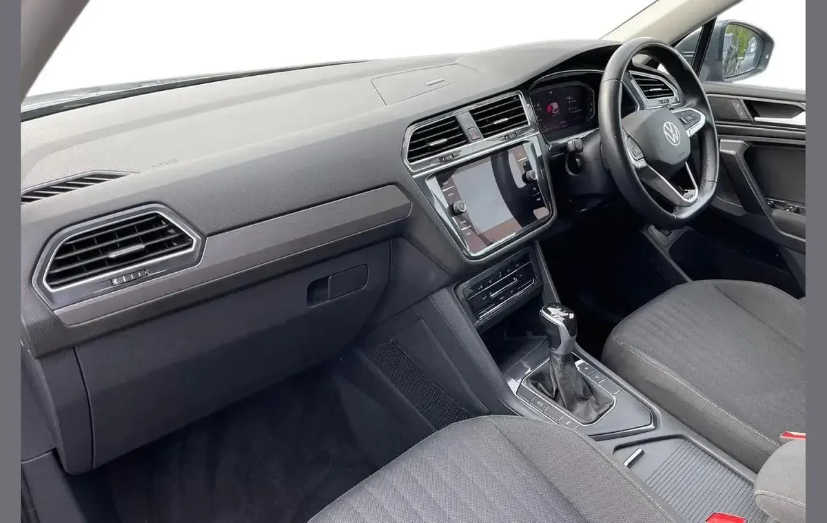 Used VW Tiguan Allspace Life 150 HP (110 kW) 2023 Grey SUV