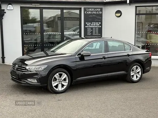 Used VW Passat SE 2020 Black Sedan