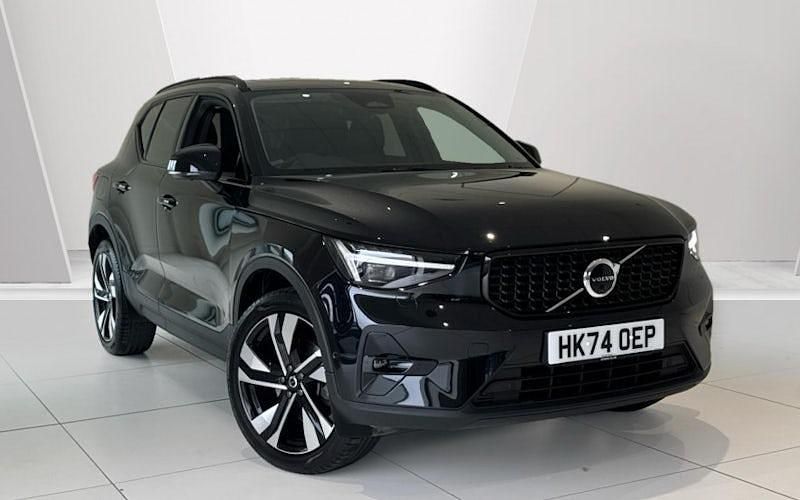 Used 2025 Volvo XC40 Ultra SUV | £36,390 (Expensive) - Image 1/4