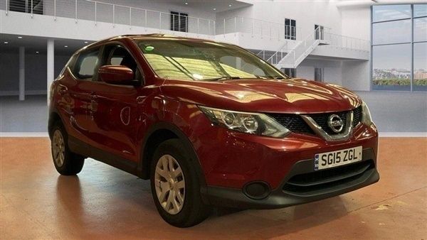 Red Used 2015 Nissan Qashqai S SUV | £4,490 (Good price) - Image 1/1