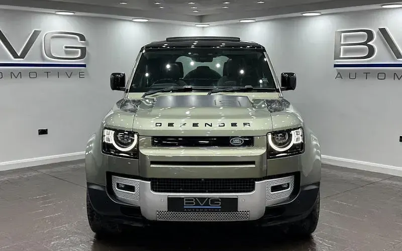 Used Land Rover Defender First Edition 250 HP (183 kW) 2021 SUV