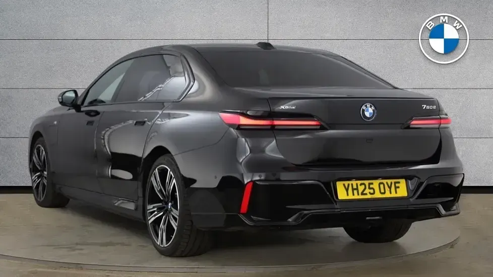 Used BMW 750e M Sport 482 HP (354 kW) 2025 Black Sedan