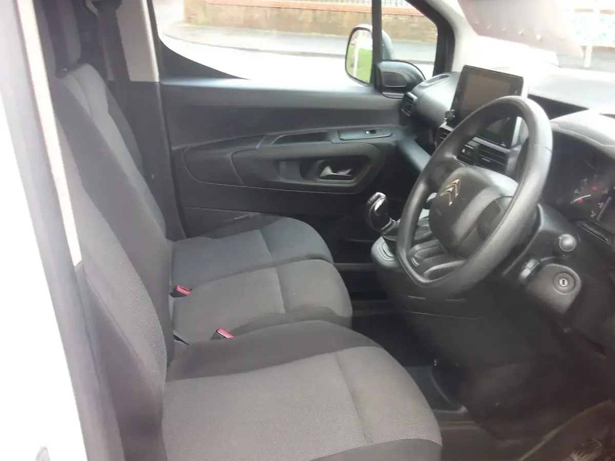 Used Citroën Berlingo Start 75 HP (55 kW) 2020 White MPV
