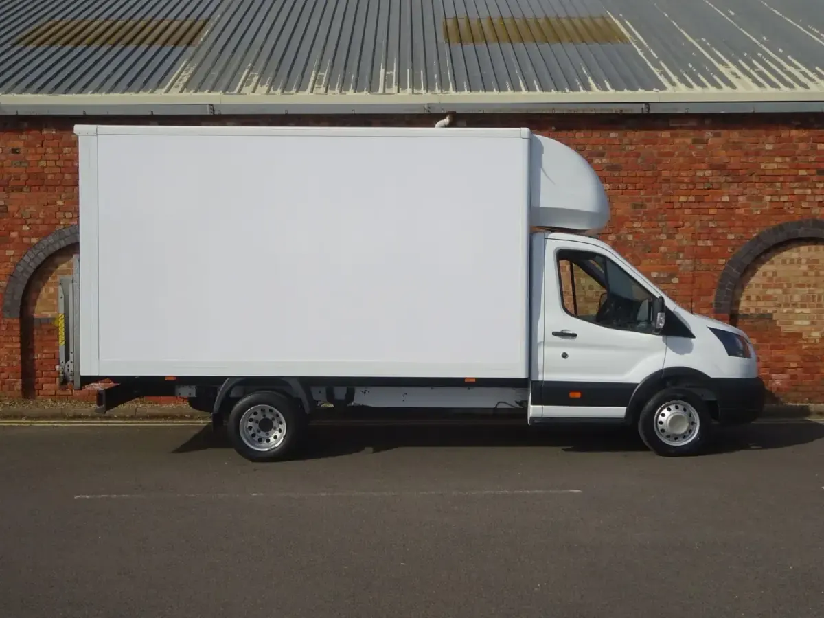 Usado Ford Transit 130 CV (95 kW) 2021 Blanco Descapotable