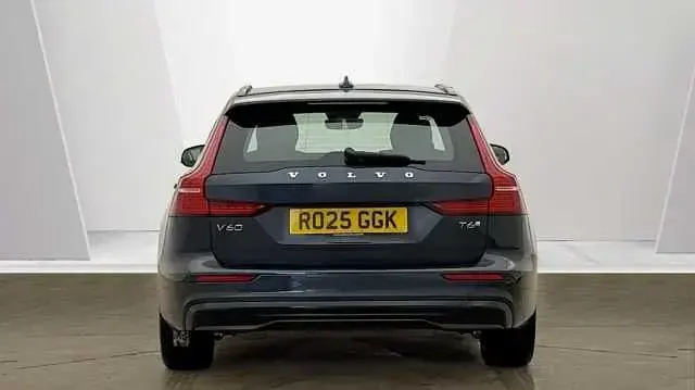 Used Volvo V60 Plus 345 HP (253 kW) 2025 Blue Estate