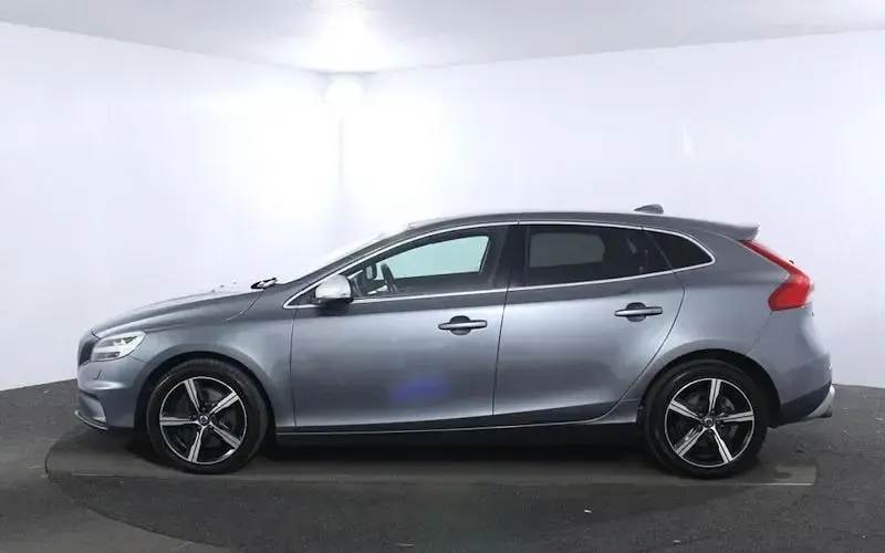 Used Volvo V40 R-Design 152 HP (111 kW) 2019 Grey Hatchback