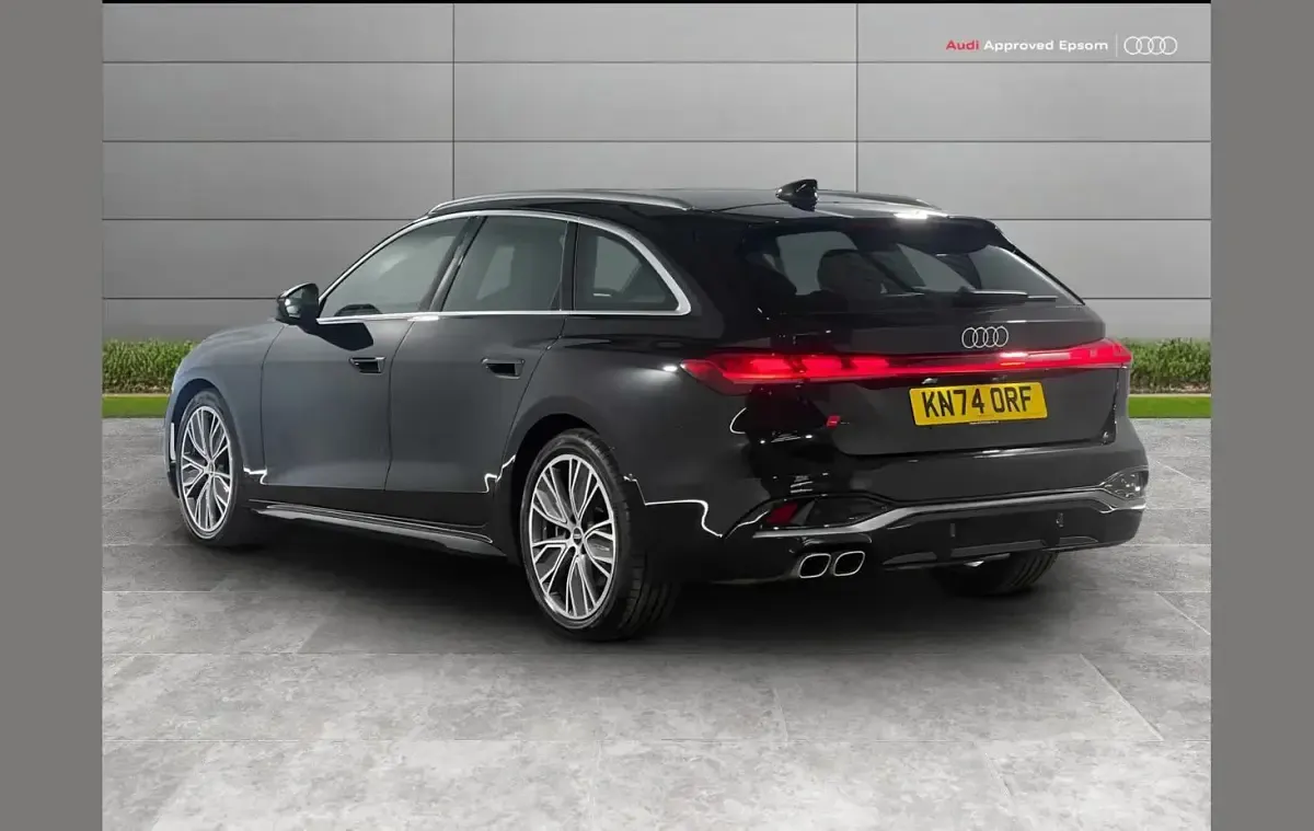 Used Audi A5 Advanced 200 HP (147 kW) 2024 Black Estate
