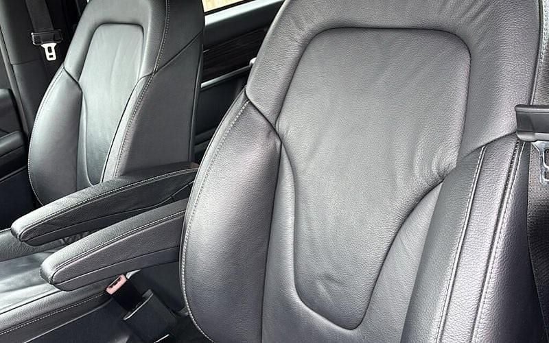 Used 2023 Mercedes EQV300 Estate | £33,999 (Good price) - Image 1/4