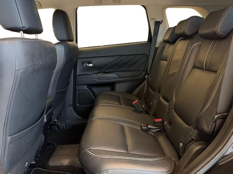 Used Mitsubishi Outlander P-HEV 2018 Black Estate