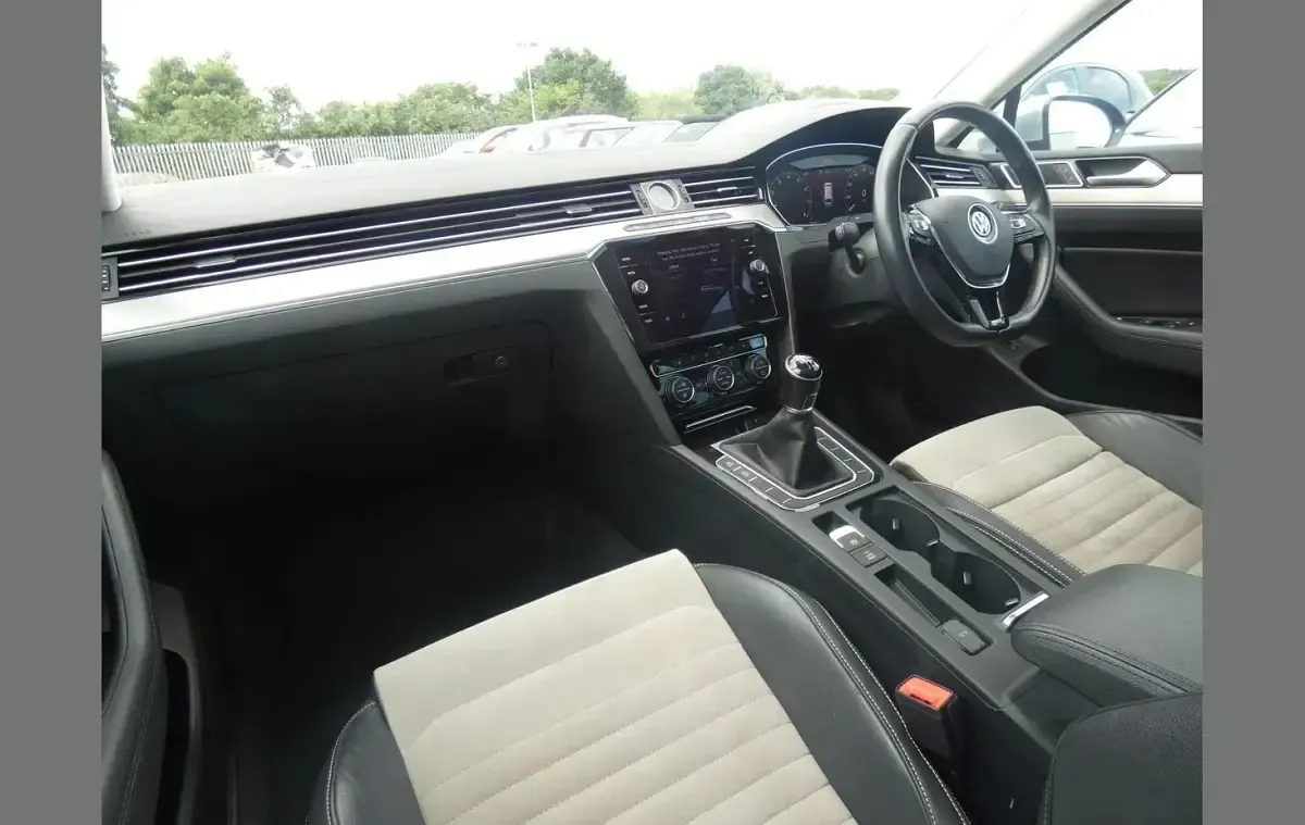 Used VW Passat GT 147 HP (108 kW) 2019 Silver Estate