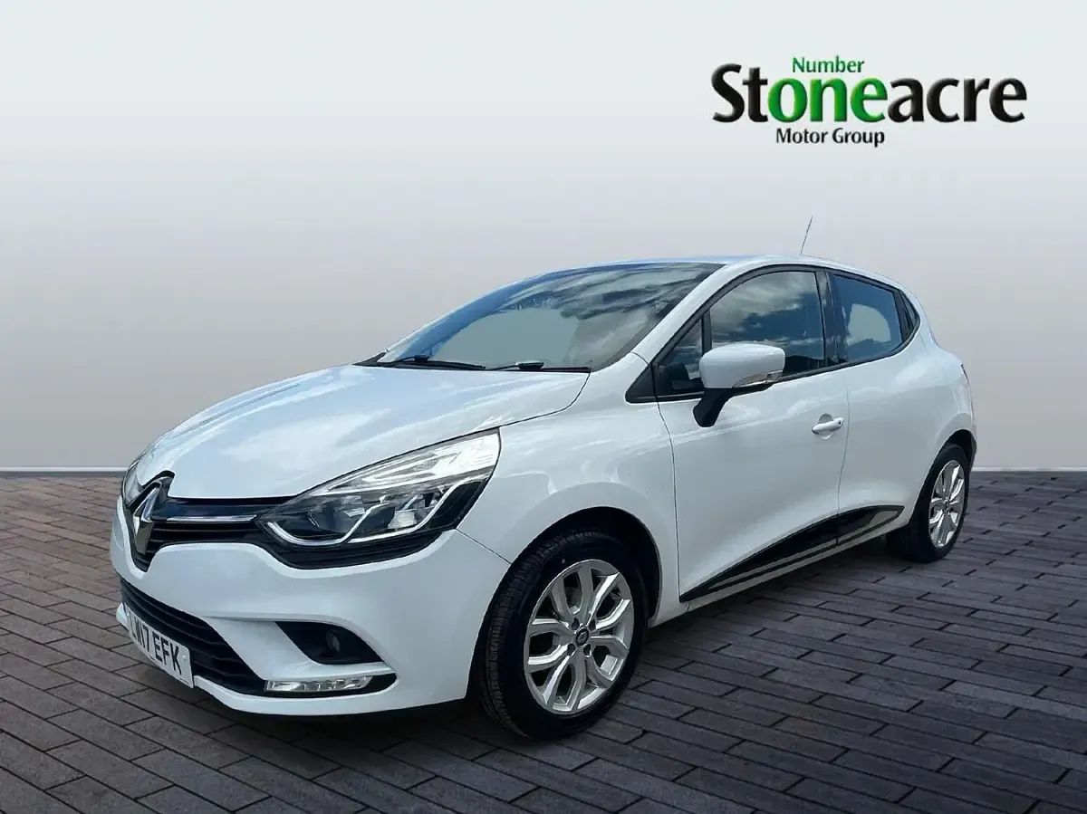 Used Renault Clio Dynamique 120 HP (88 kW) 2017 White Hatchback