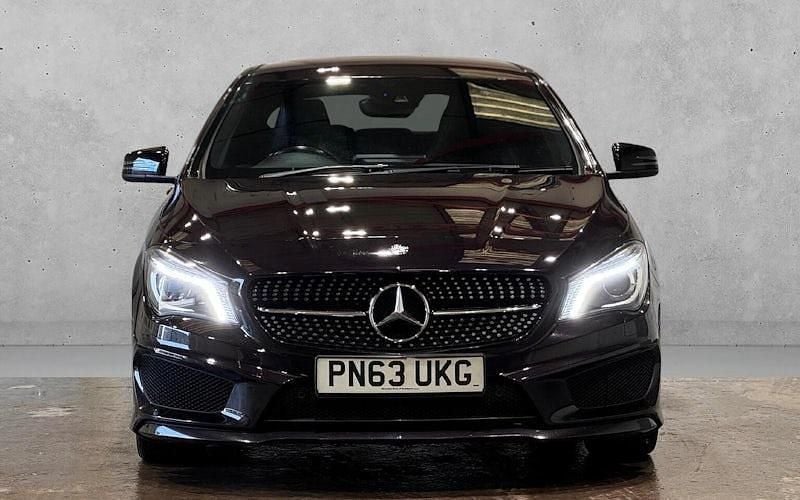 Usado Mercedes CLA180 AMG 122 HP (89 kW) 2016 Sedan