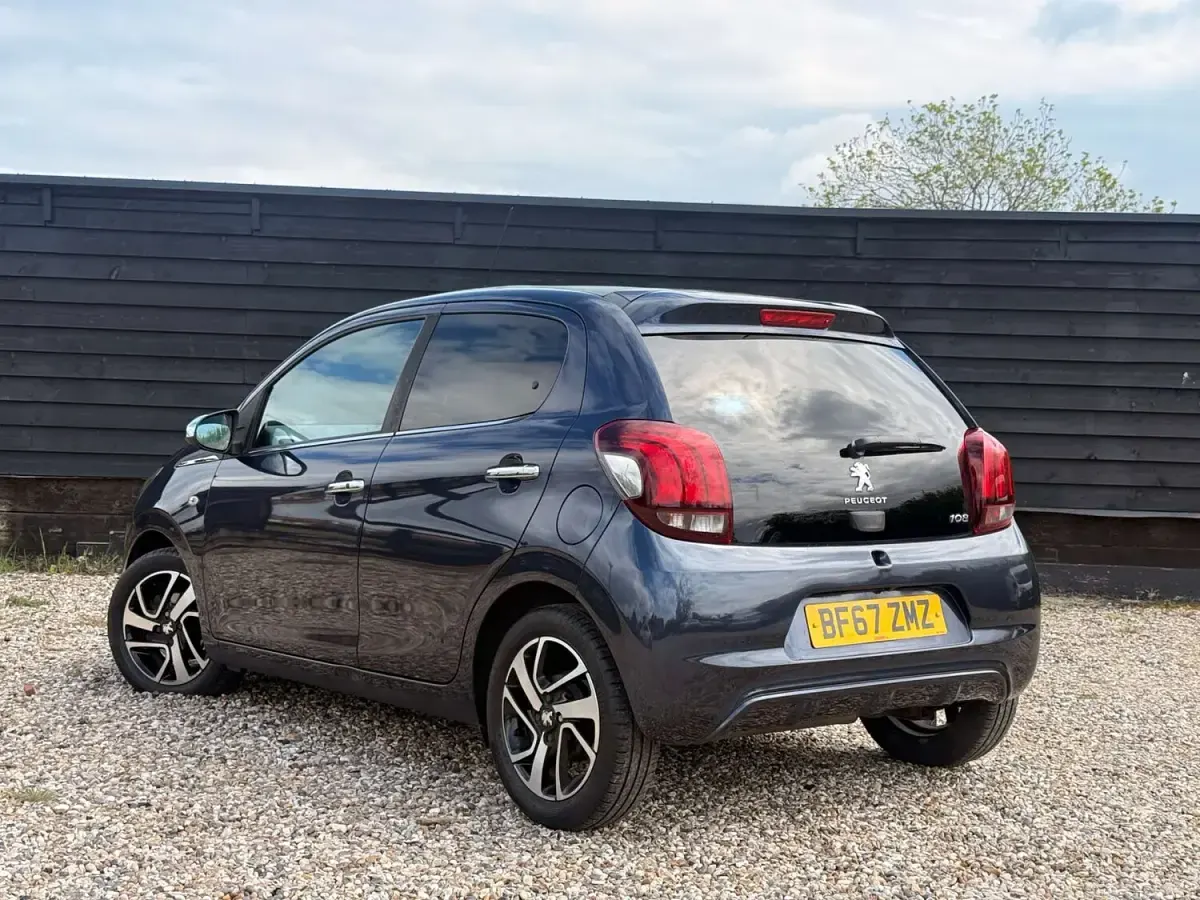 Used Peugeot 108 Allure 82 HP (60 kW) 2017 Blue Hatchback